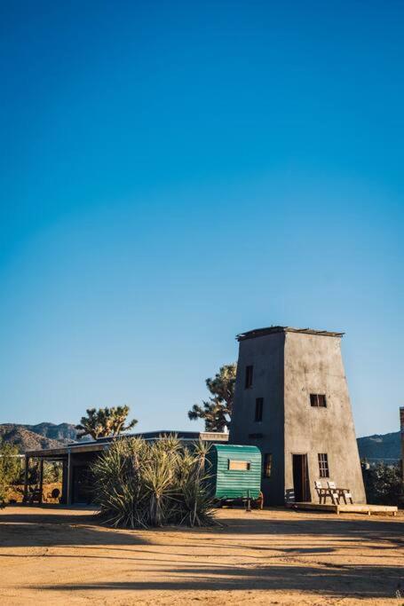 Joshua Tree Hidden Tower * Views - Landmark ユッカ・バレー エクステリア 写真