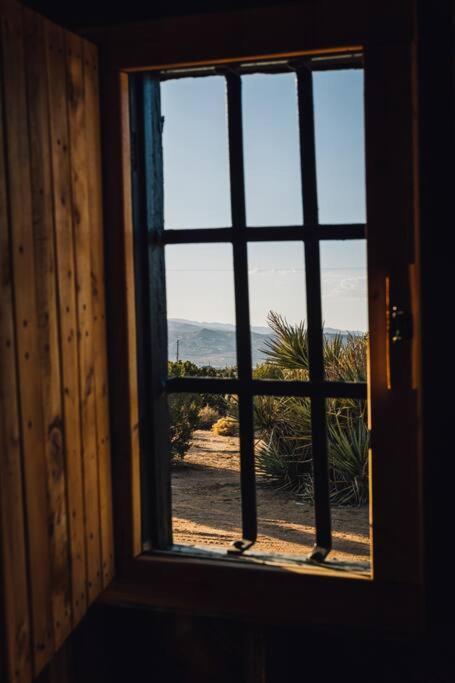 Joshua Tree Hidden Tower * Views - Landmark ユッカ・バレー エクステリア 写真